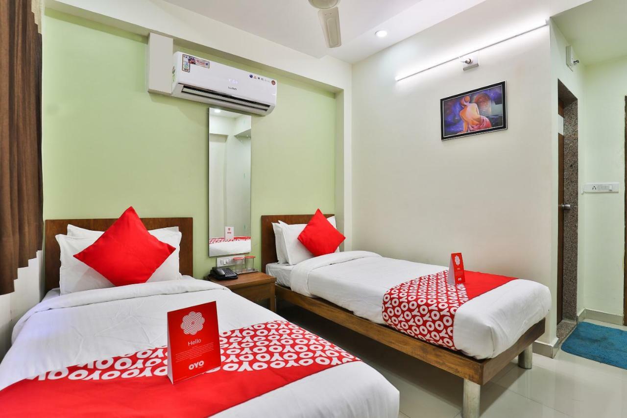 Oyo 15417 Red Rose Hotel Watuwa Exterior foto